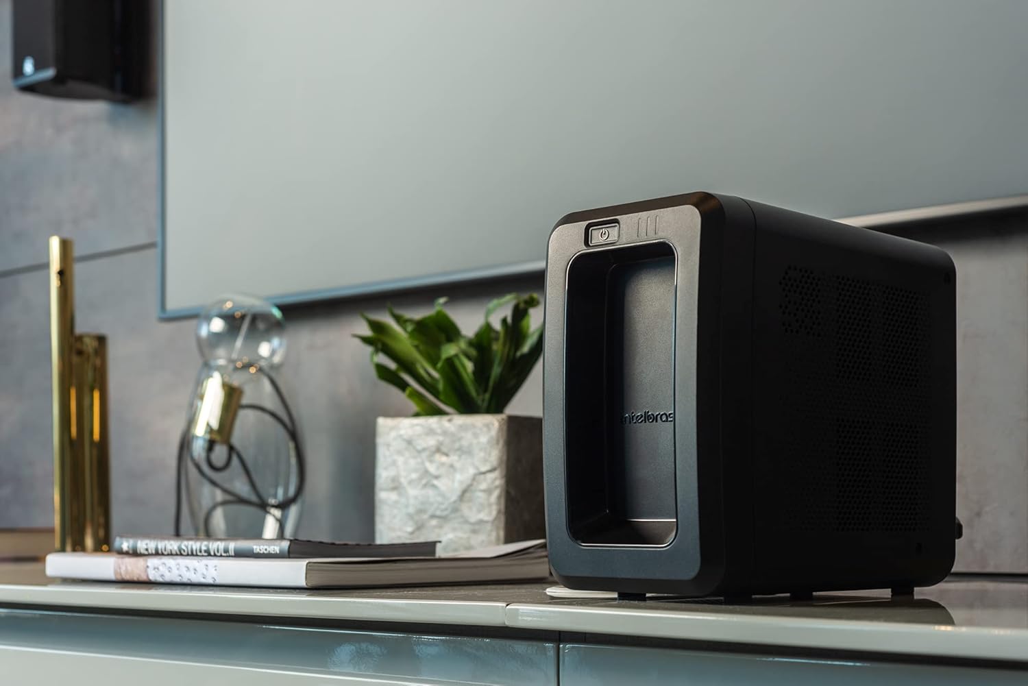 Nobreak Interativo ATTIV 700VA 120V Preto Intelbras