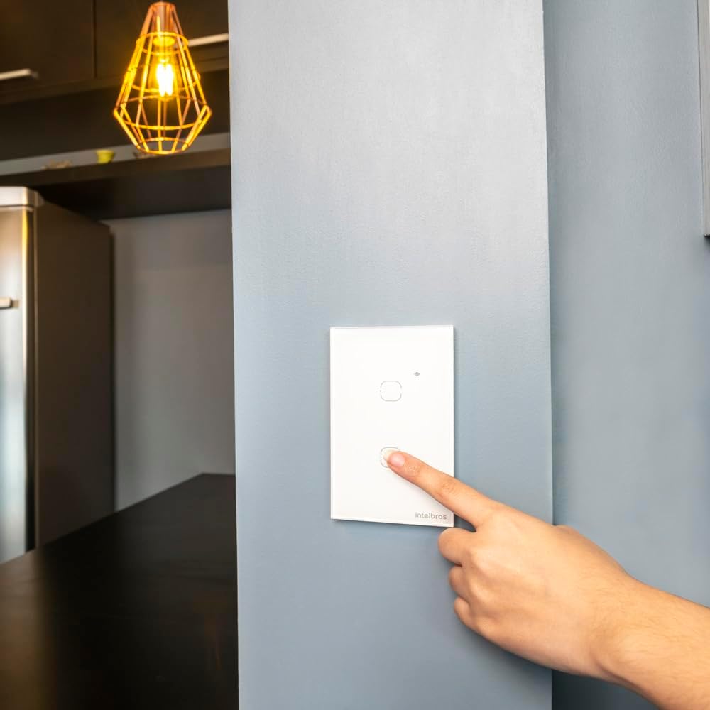 Interruptor Touch Inteligente Compatível Com Alexa Com 3 Teclas EWS 1003 Preto Intelbras